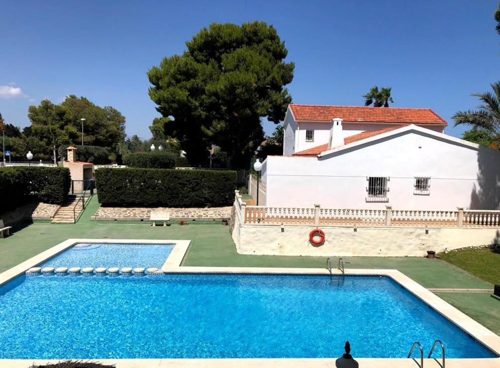 Apartamento Con Piscina Y Parking 坎佩略 外观 照片
